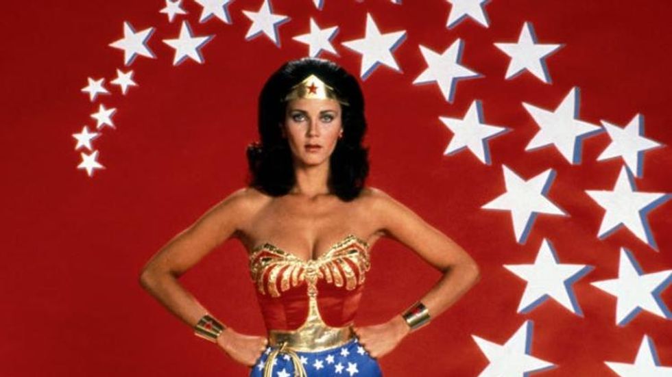 1-lynda-carter-wonder-woman-arrowverse