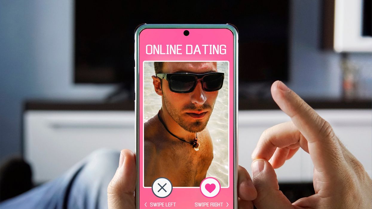 12 Awkward Dating App Encounters You Can't Avoid