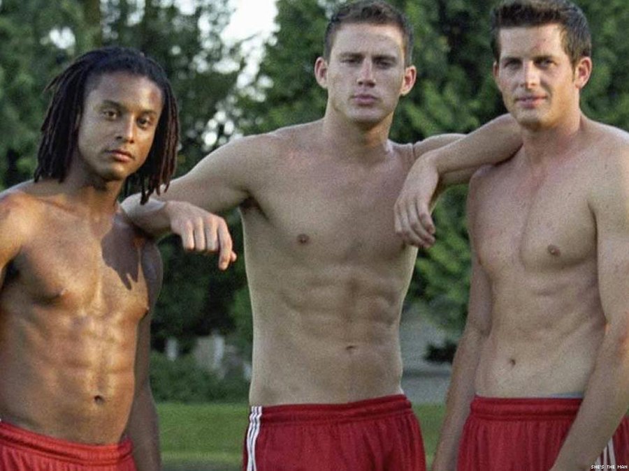 12 Classic Shirtless Scenes From the 2000s That Perked Your Interest