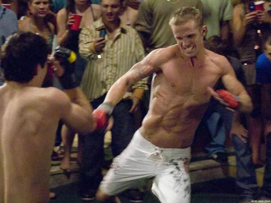 12 Classic Shirtless Scenes From the 2000s That Perked Your Interest