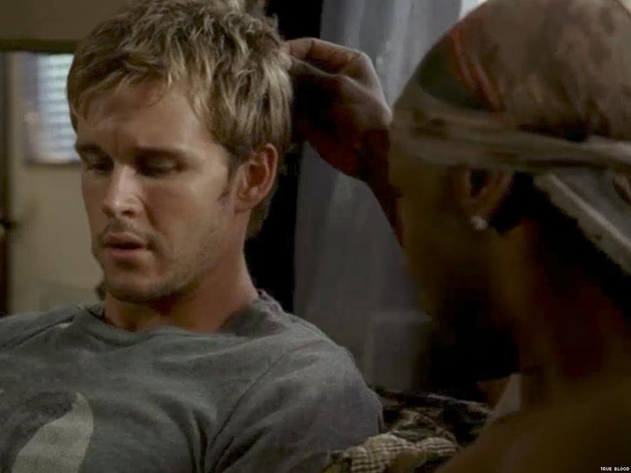 12 Classic Shirtless Scenes From the 2000s That Perked Your Interest