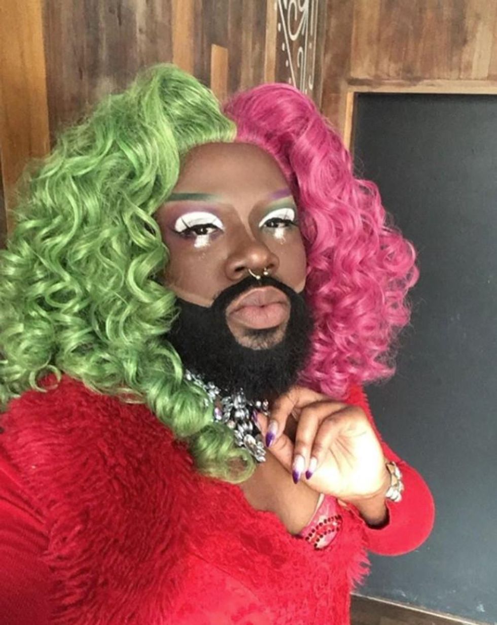 12 Fairy-Tale Engagement Photos That Prove Someday Your Princess Will Come