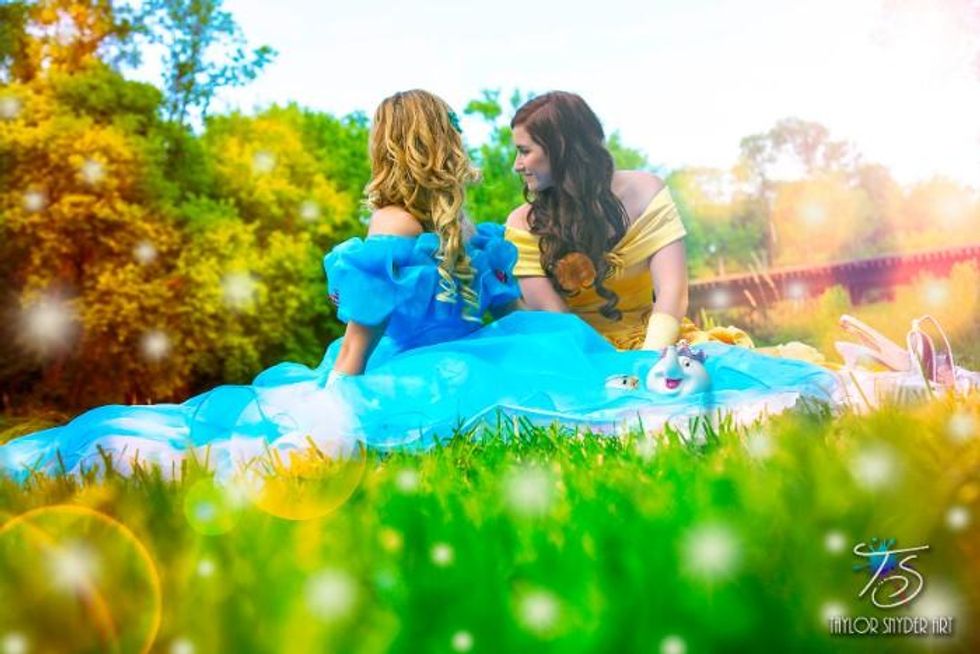 12 Fairy-Tale Engagement Photos That Prove Someday Your Princess Will Come