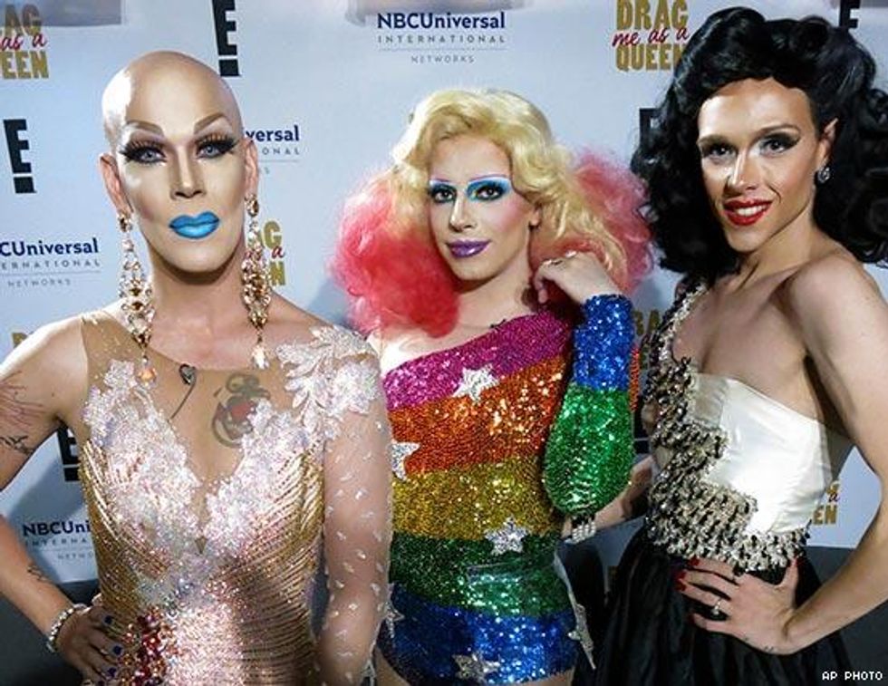 14 Gay Summer Date Ideas That Won\u2019t Have You Melting