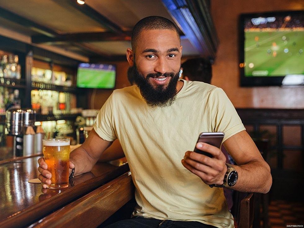 14 Reasons Your Next Boyfriend Should Be a Bartender
