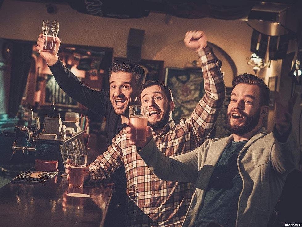 14 Reasons Your Next Boyfriend Should Be a Bartender