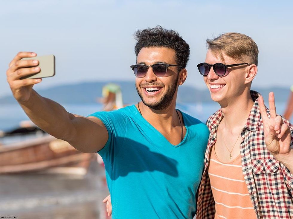 14 Signs You're an Emotionally Unavailable Gay Man