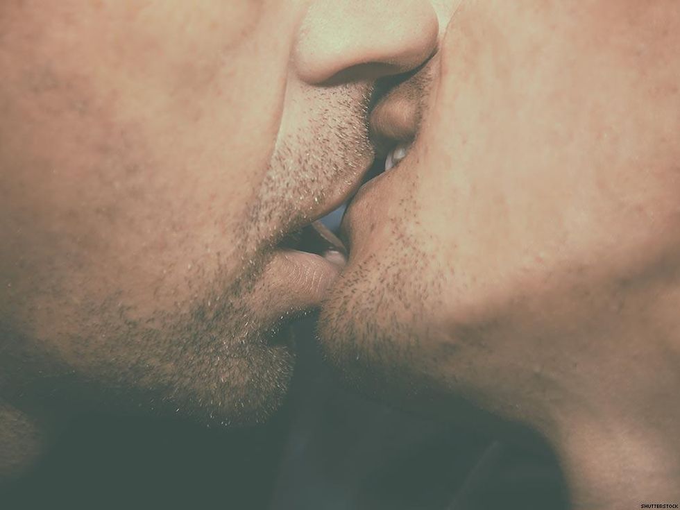 14 Signs You're an Emotionally Unavailable Gay Man