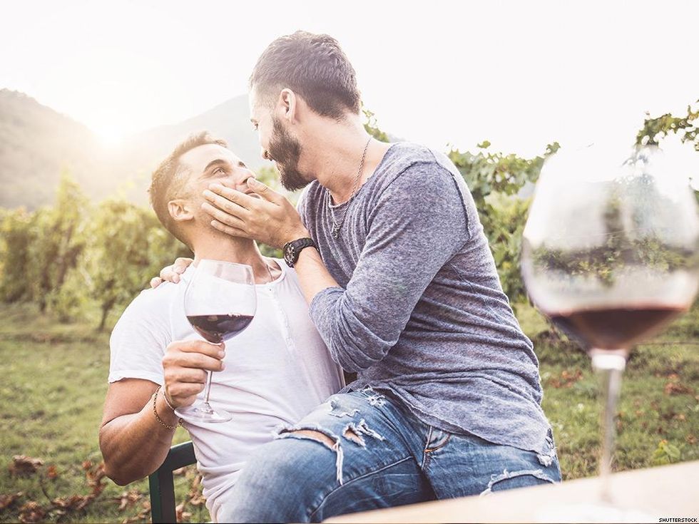 14 Signs You're an Emotionally Unavailable Gay Man