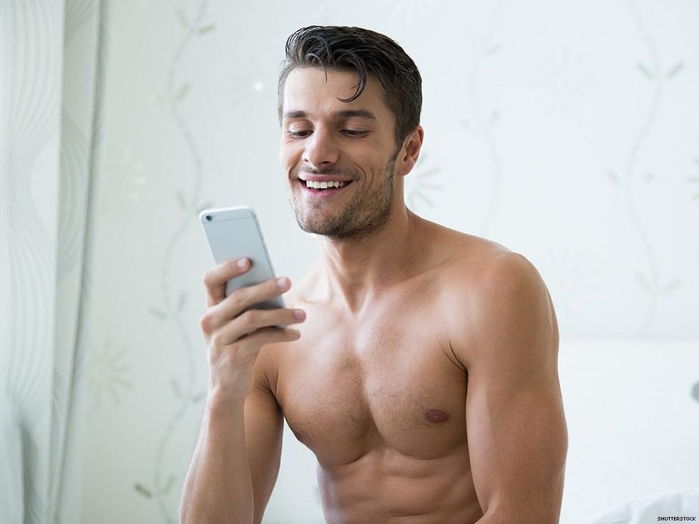 18 Rules of Texting Etiquette for Gay Men
