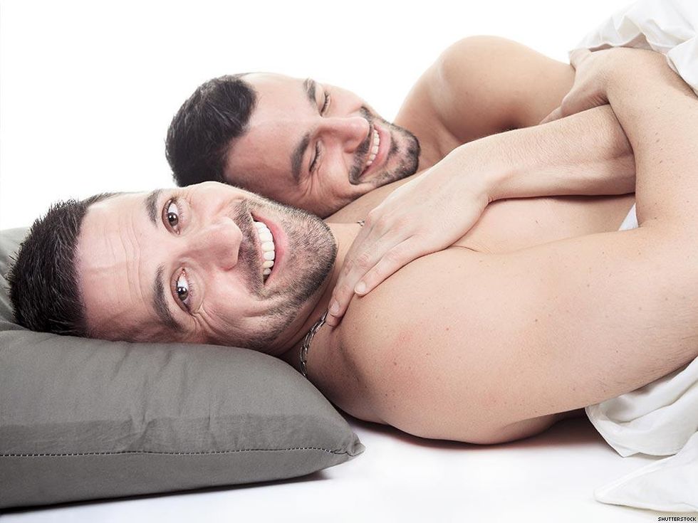 28 Things Gay/Bi Men Should Never Do in Healthy Relationships