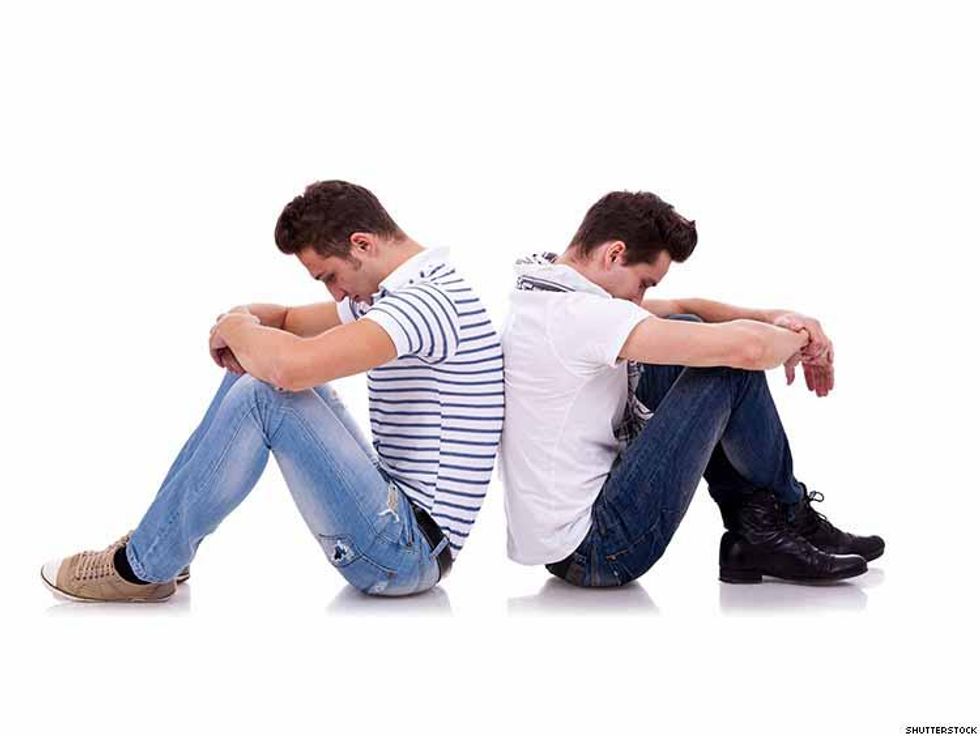 28 Things Gay/Bi Men Should Never Do in Healthy Relationships