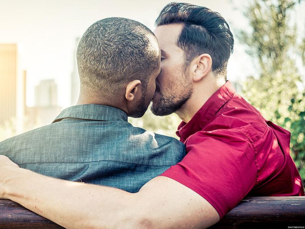 28 Things Gay/Bi Men Should Never Do in Healthy Relationships