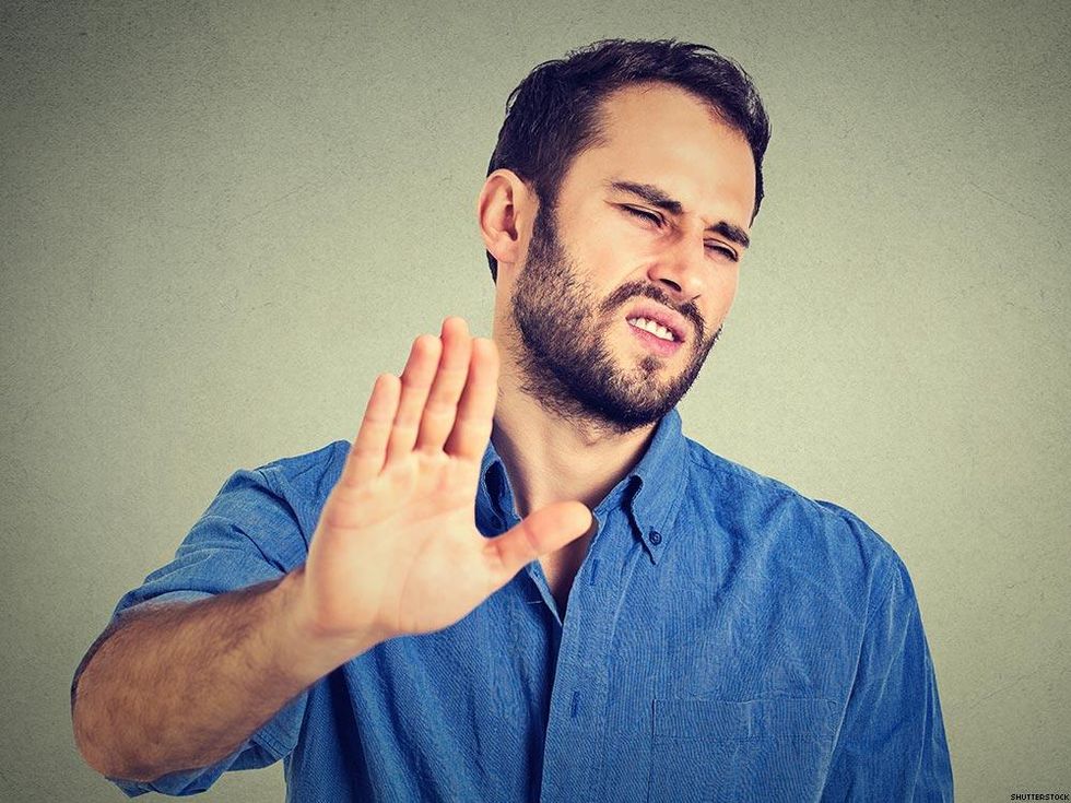 28 Things Gay/Bi Men Should Never Do in Healthy Relationships