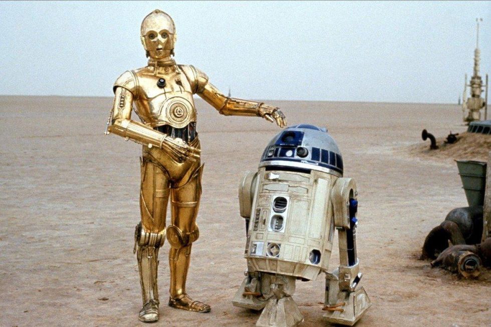 6. R2-D2 / C-3PO