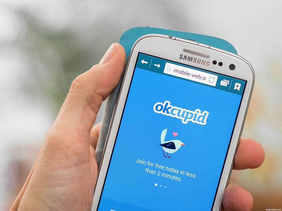 7 Specific Dating Tips for Bi+ Men