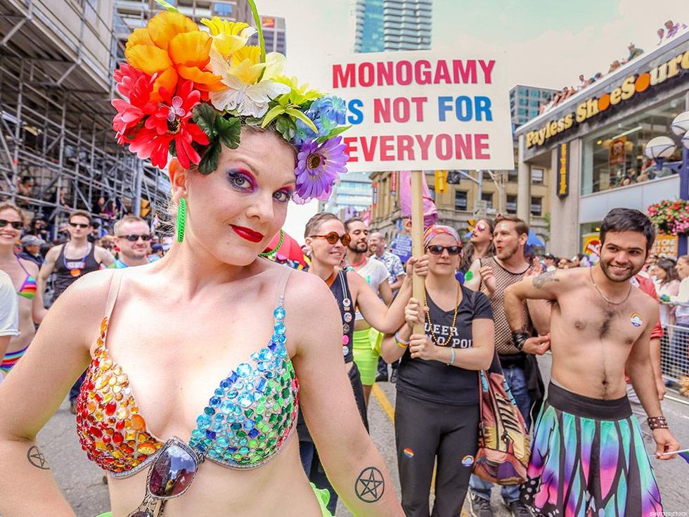 7 Specific Dating Tips for Bi+ Men