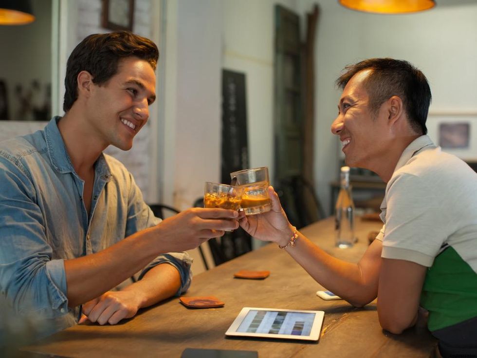 7 Things You Should Always Bring on a First Date