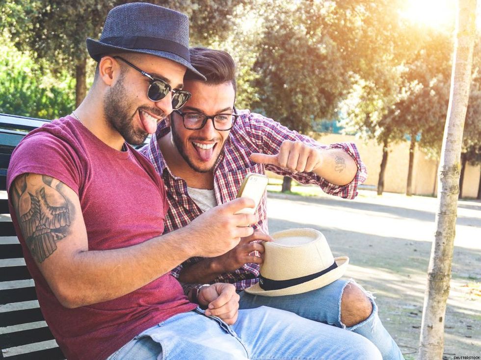 7 Things You Should Always Bring on a First Date