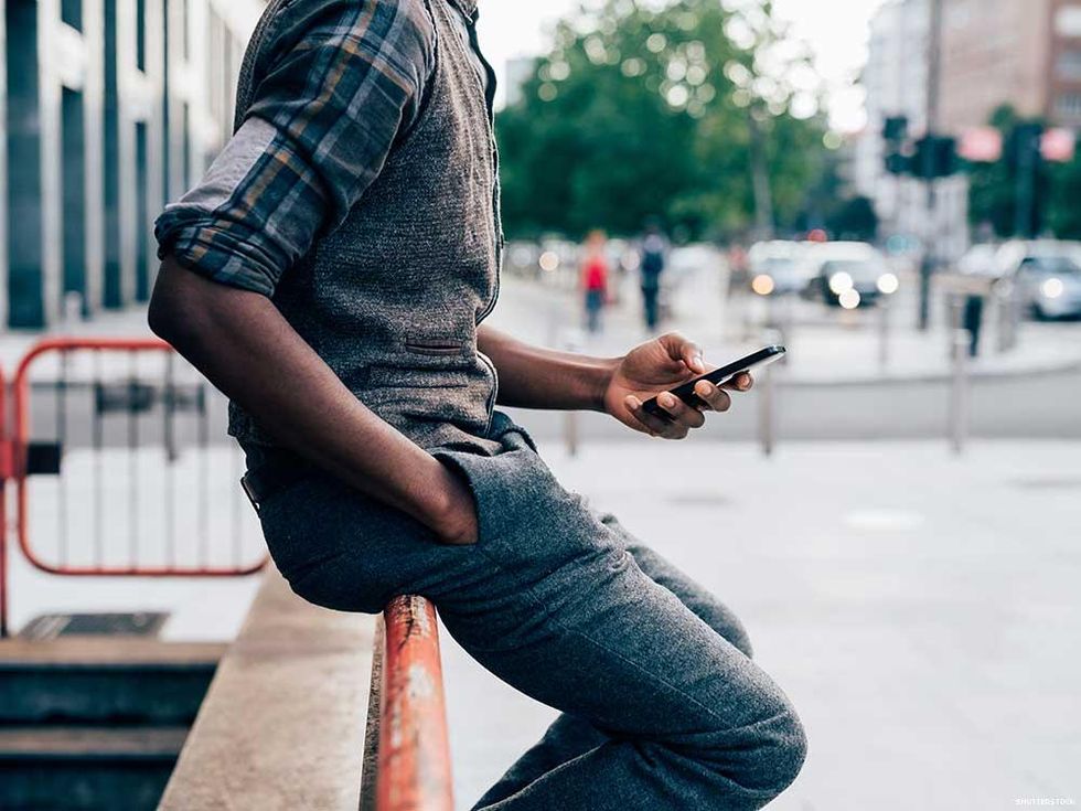 8 Rules of Texting Etiquette for Gay Men (Because apparently We Still Don\u2019t have this Down)