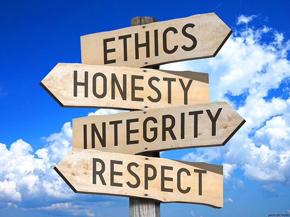 8 Things You & Your BF Need to Do Before Having a Threesome