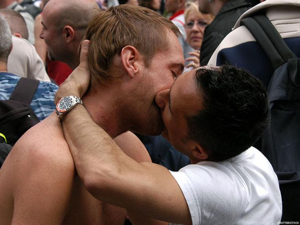 9 Ways to Have Fun When You're Going Out to Gay Bars Alone