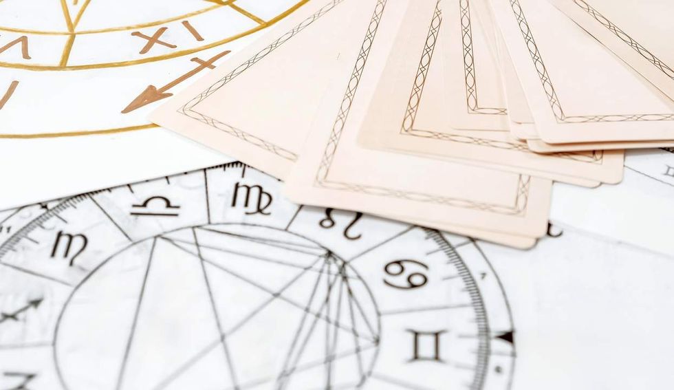 astrology and tarot cards