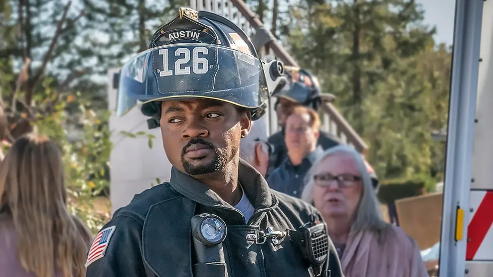 Brian Michael Smith in '9-1-1: Lone Star'