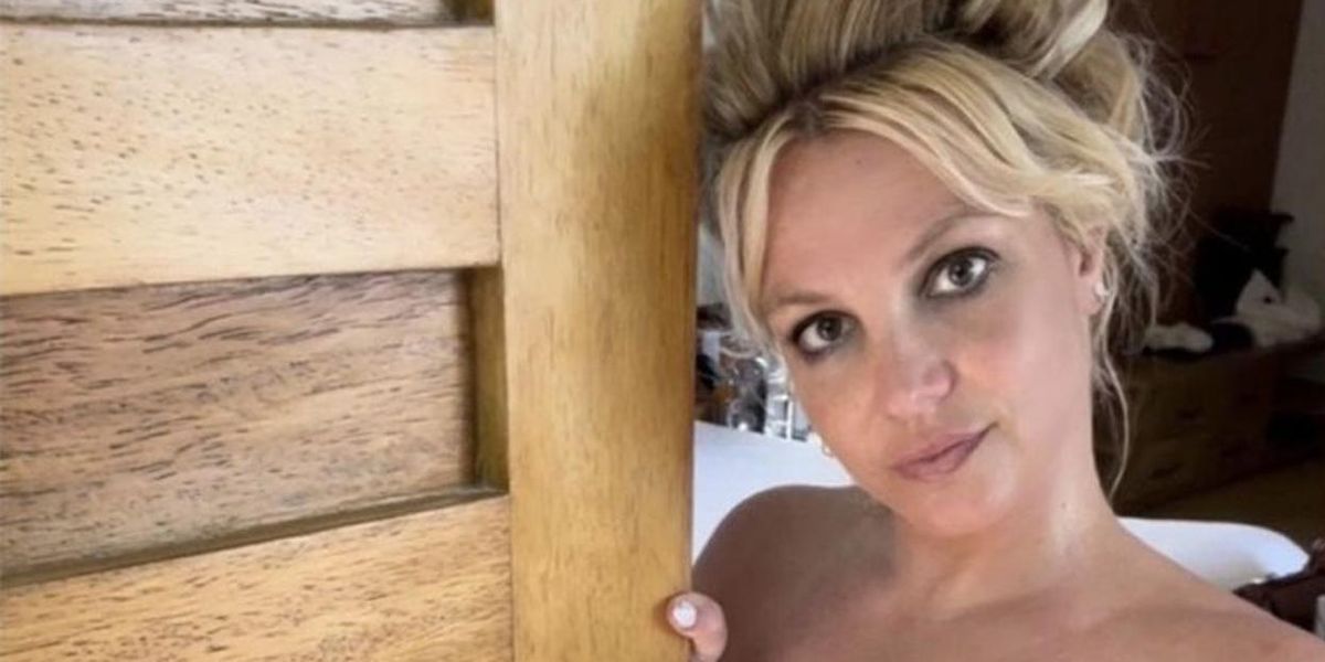 Spears Porn - Fans Call Cops To Britney Spears' Home After She Deletes Instagram