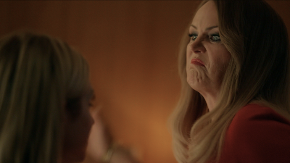 Brittany Snow as Sophie O'Neil (back of her head) and Malin Akerman as Margo Banks on The Hunting Wives