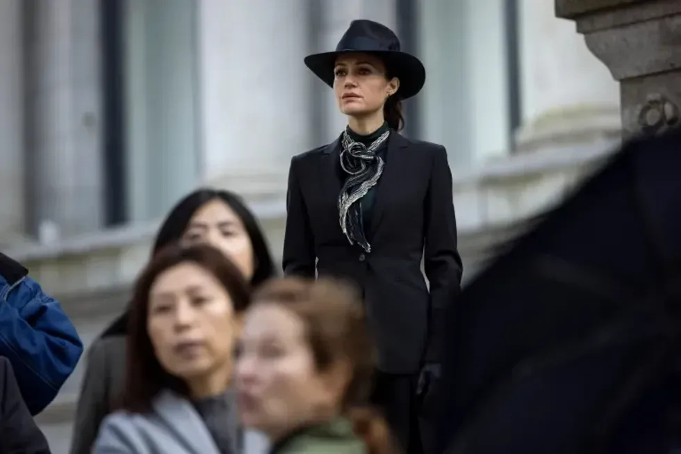 Carla Gugino as Verna in episode 108 of 'The Fall of the House of Usher.'