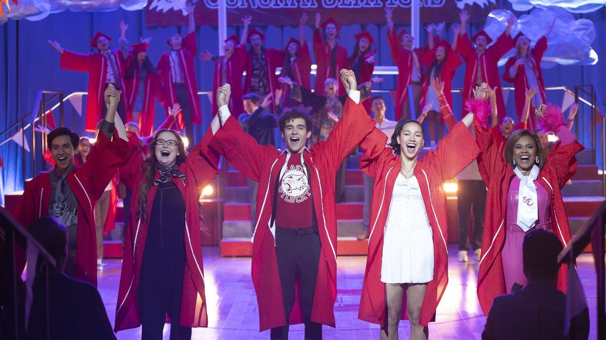 Cast from 'High School Musical:The Musical: The Series' graduating 