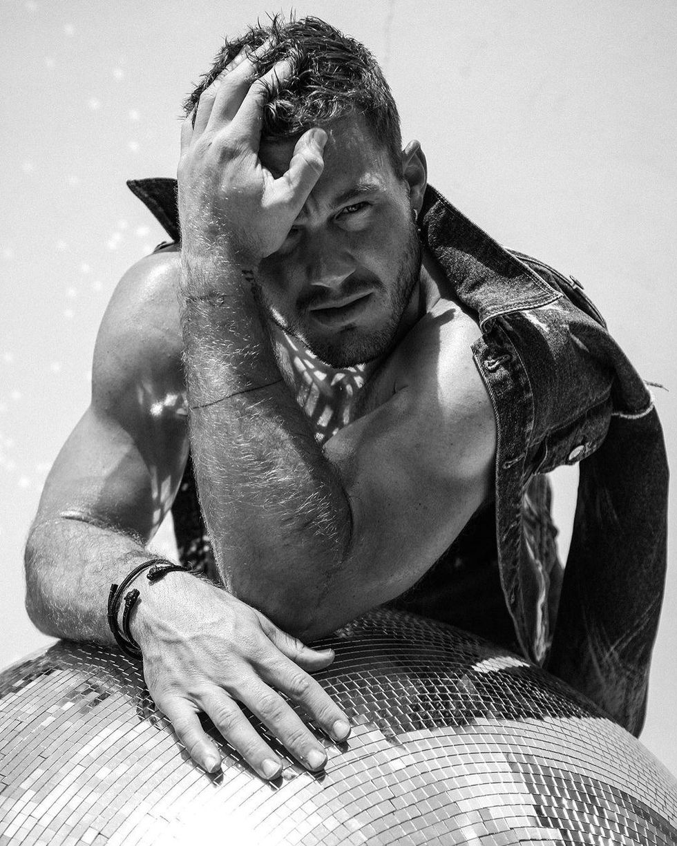 Colton Underwood shoot