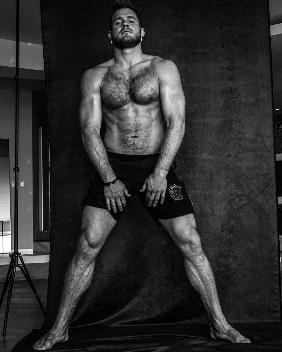 Colton Underwood shoot