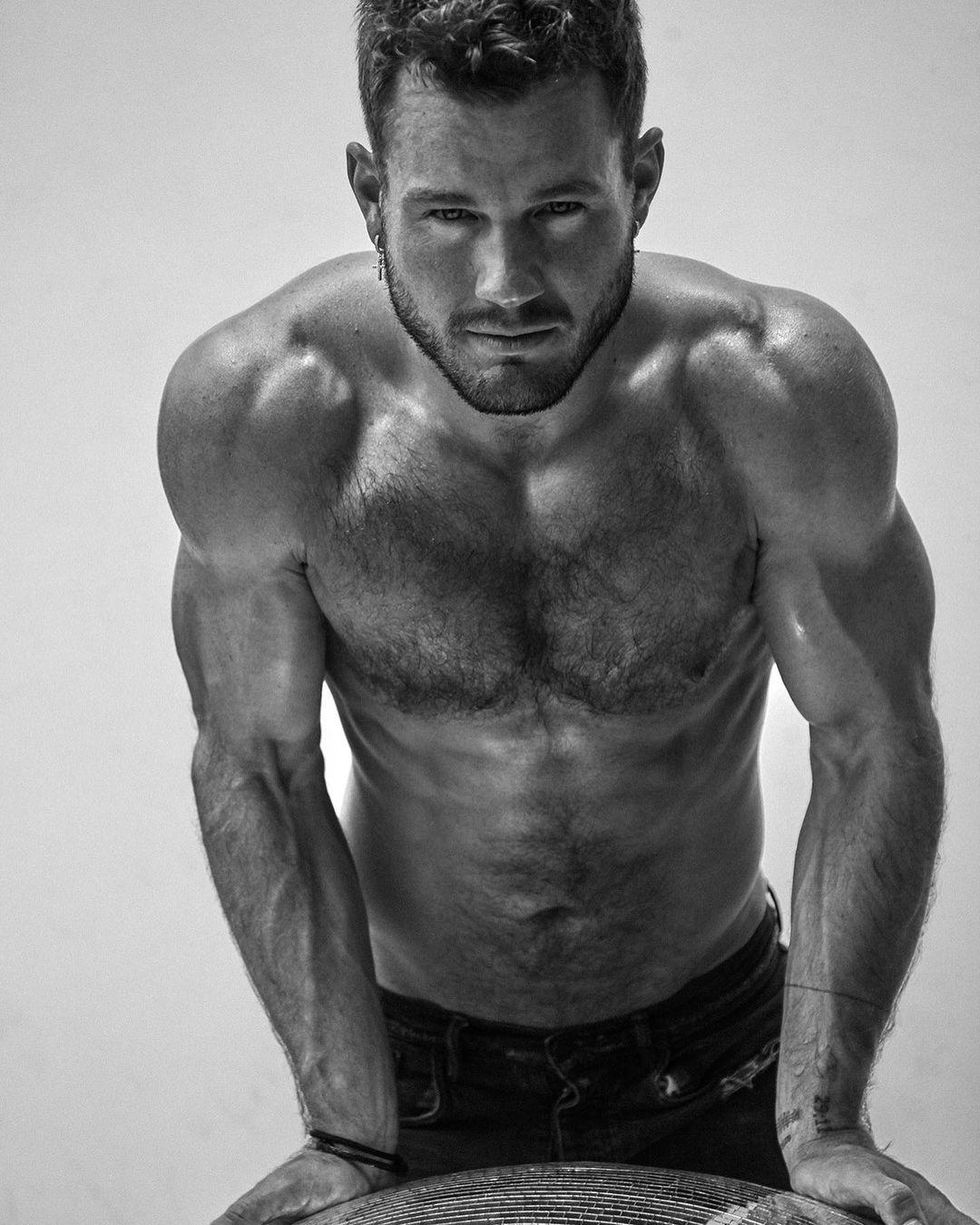 Colton Underwood shoot