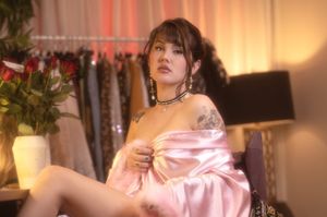 Daisy Taylor REACTS to being the top trans adult entertainer
