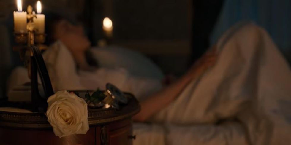 Daphne gets it on solo