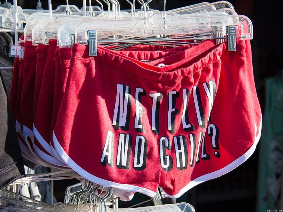 #DearElio, Here are 15 Tips to Tell if a Guy is into You