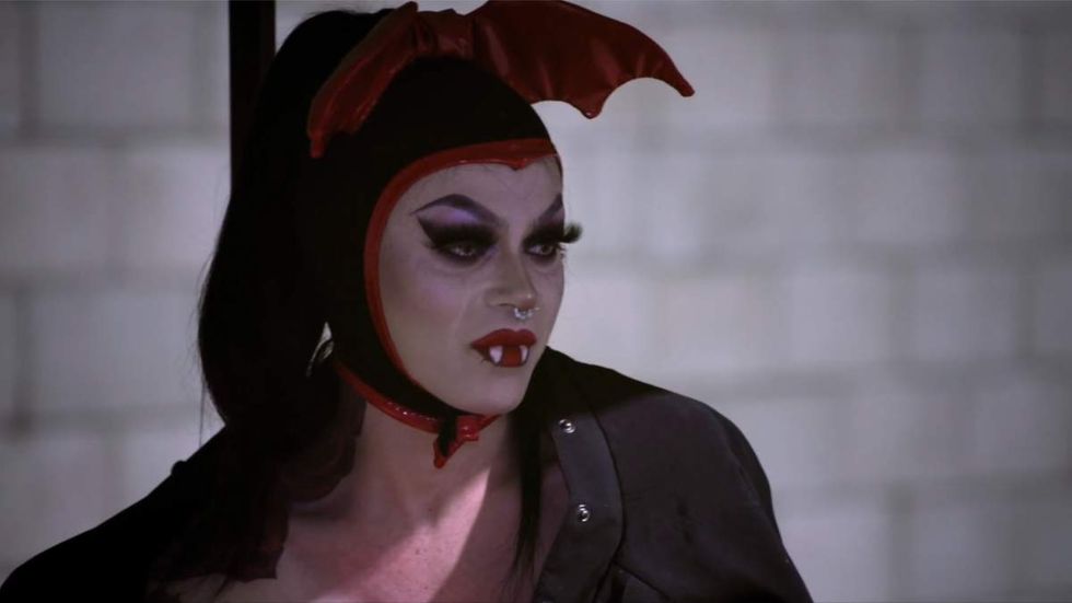 Dollya Black gets called out by Dracmorda during a hot mic moment (Titans season 2, episode 4)