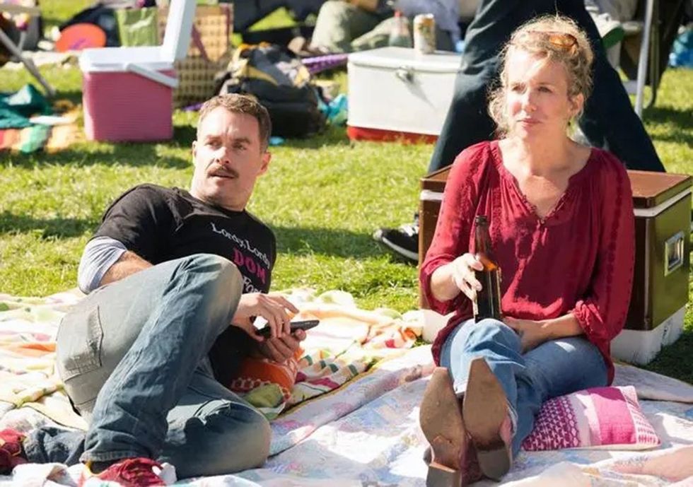 Dom (Murray Bartlett), Doris (Lauren Weedman)