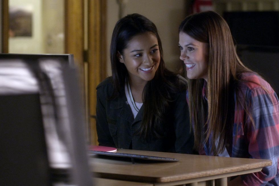 Emily and Paige in Pretty Little Liars