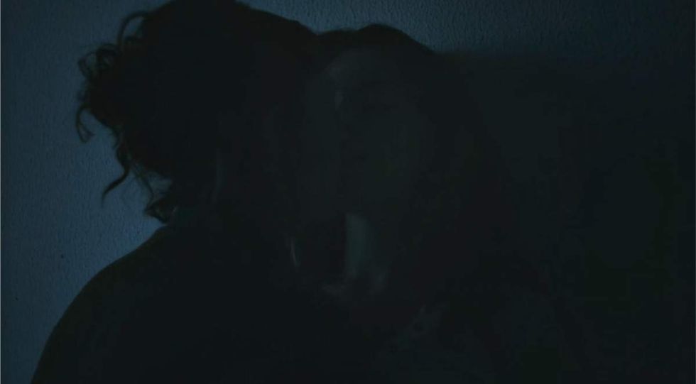 Emma Mackey & Vicky Kr\u00edeps in \u2018Hot Milk\u2019