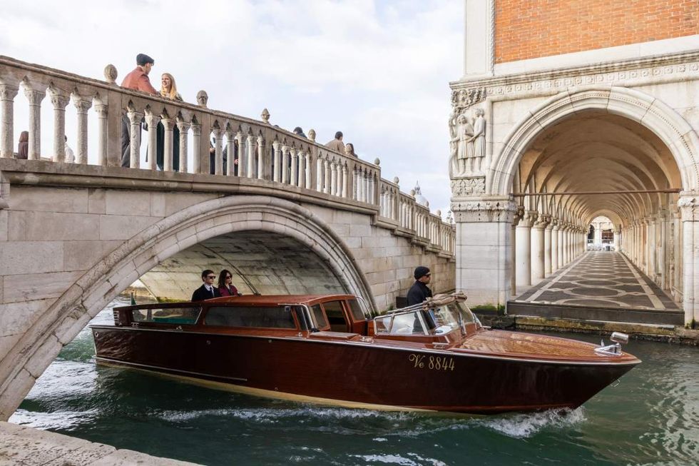 Evan Peters and Rebecca Hall in 'The Beauty'