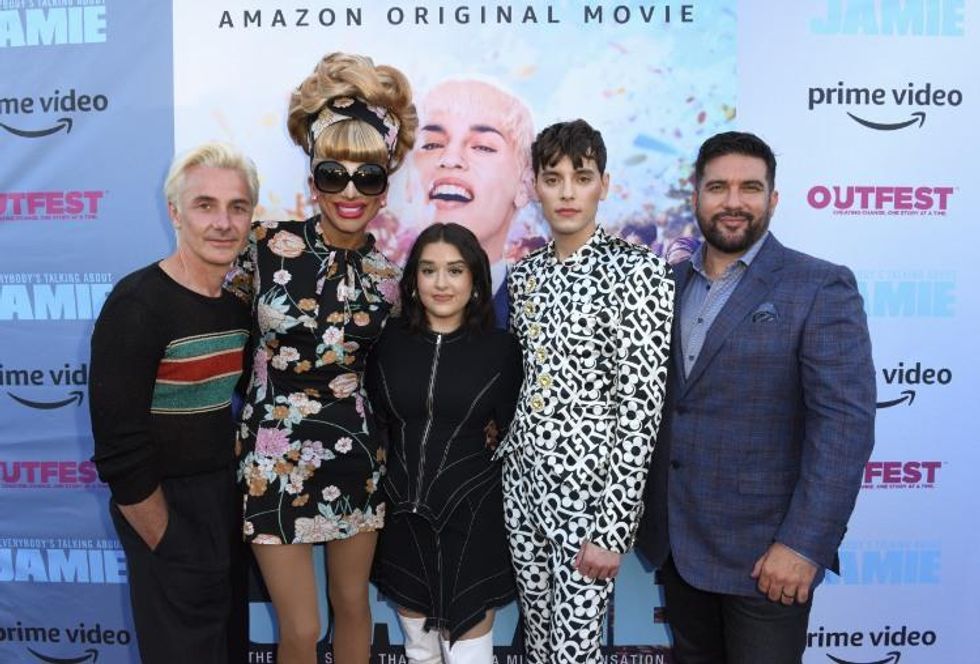everybodys_talking_about_jamie_cast_-_jonathan_butterell_bianca_del_rio_lauren_patel_max_harwood_outfest_dir.jpg