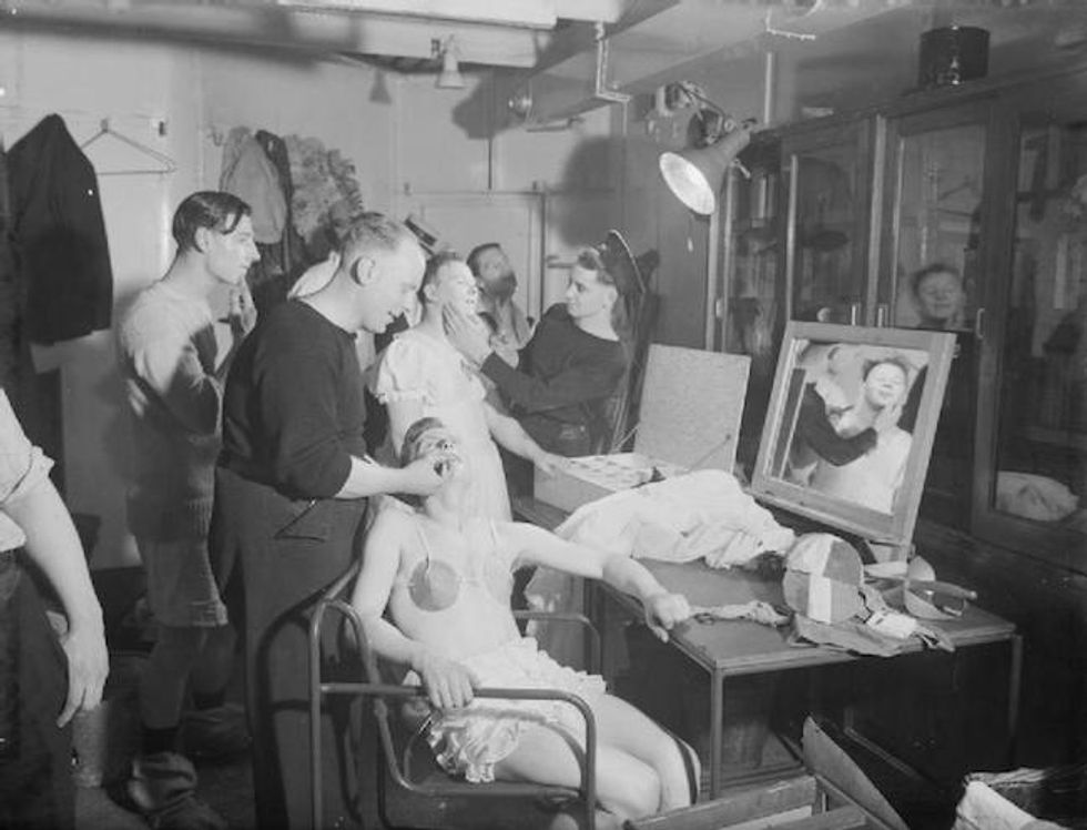 female impersonators second world war