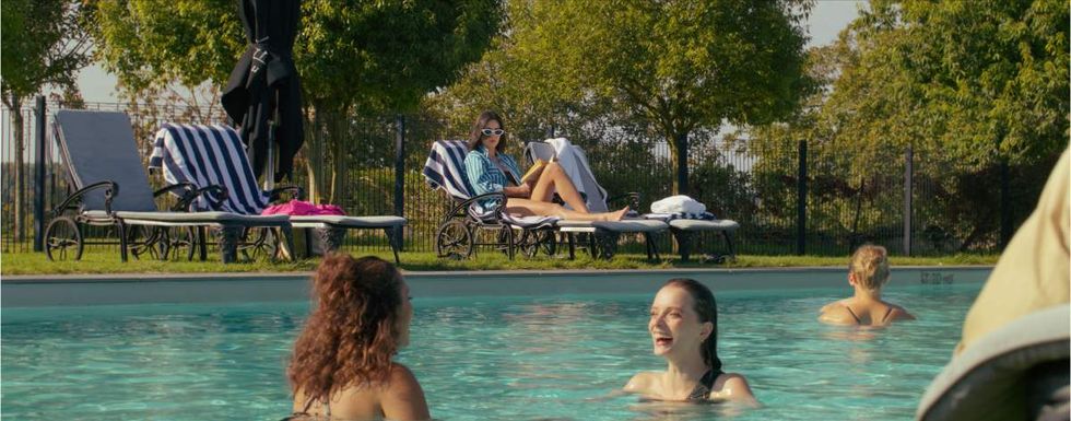 Georgina Chapman, Cassandra Naud, and Lisa Delamar in 'Influencers'