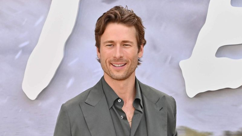 Glen Powell attends the premiere of the movie Twisters.