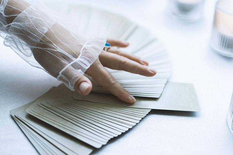 hand pull tarot cards