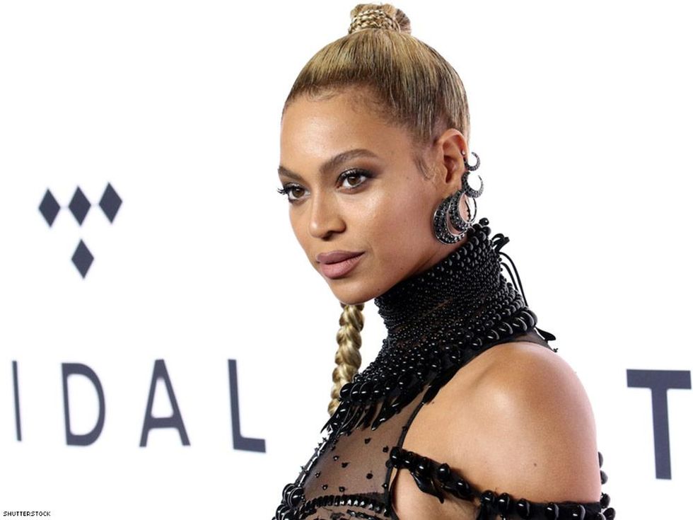 How Each Sign Reacts When Ghosted