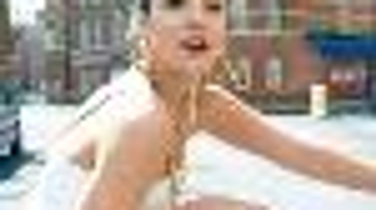 Bad Girl Brit Lily Allen Beats Up the Paparazzi...Again!